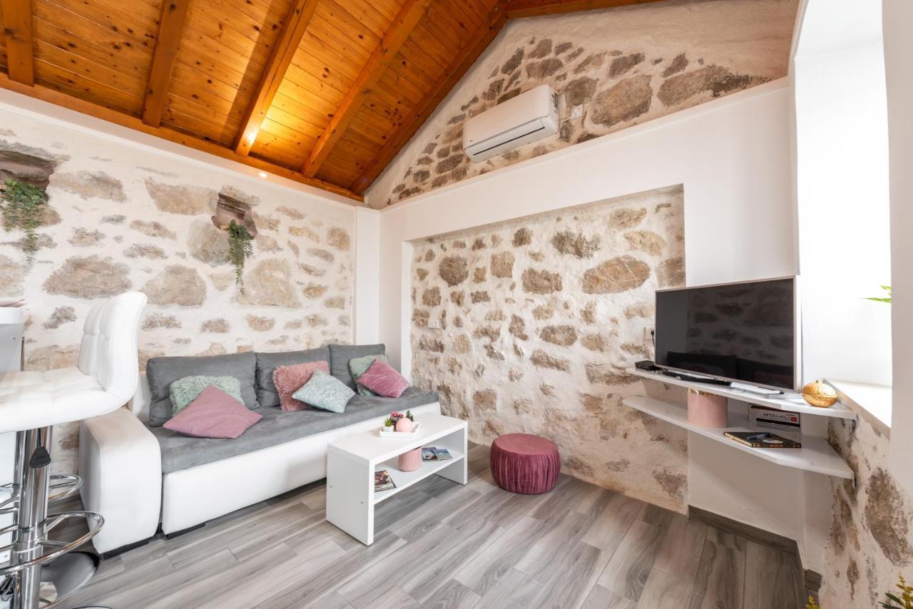 Ferienwohnung Little Stone House Buici  Exterior foto